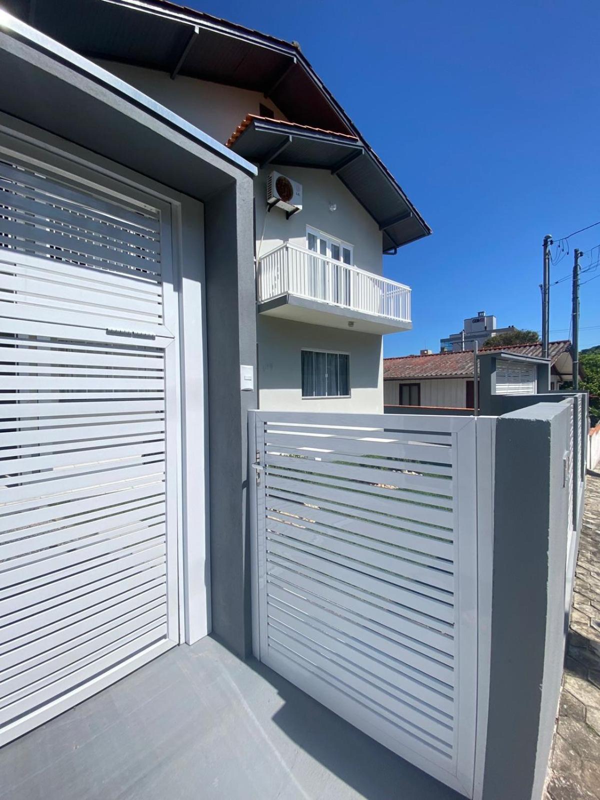 Casa Ampla no Centro, Piso Térreo ou Superior Bombinhas Exterior foto